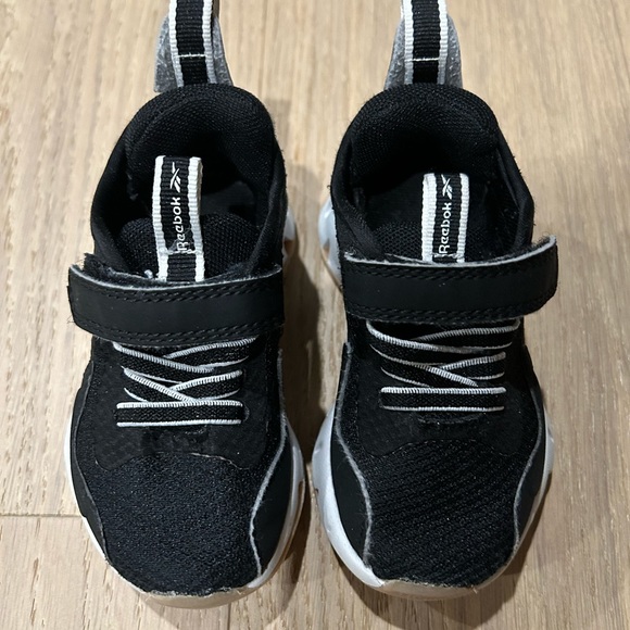 Toddler Reebok sneakers - Picture 3 of 6